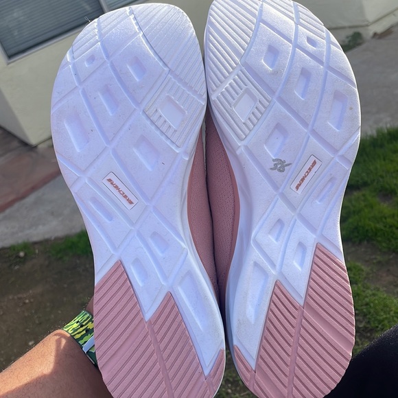 Pink Skechers memory foam - Picture 4 of 6